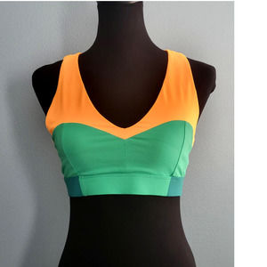 Fabletics On-The-Go Midi Medium Impact Sports Bra; M